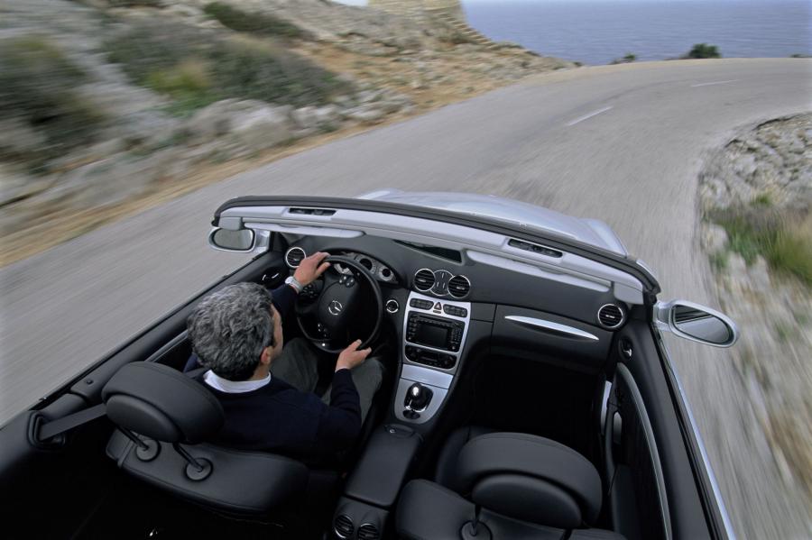  Mercedes-Benz CLK55 AMG Cabriolet 2004 года  (фото 30 из 35)